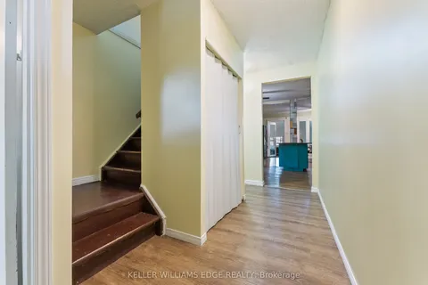 16 Silvervine Drive, ON L8J 1K2