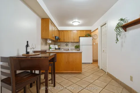 180 Dicenzo Drive, ON L9B 2K7