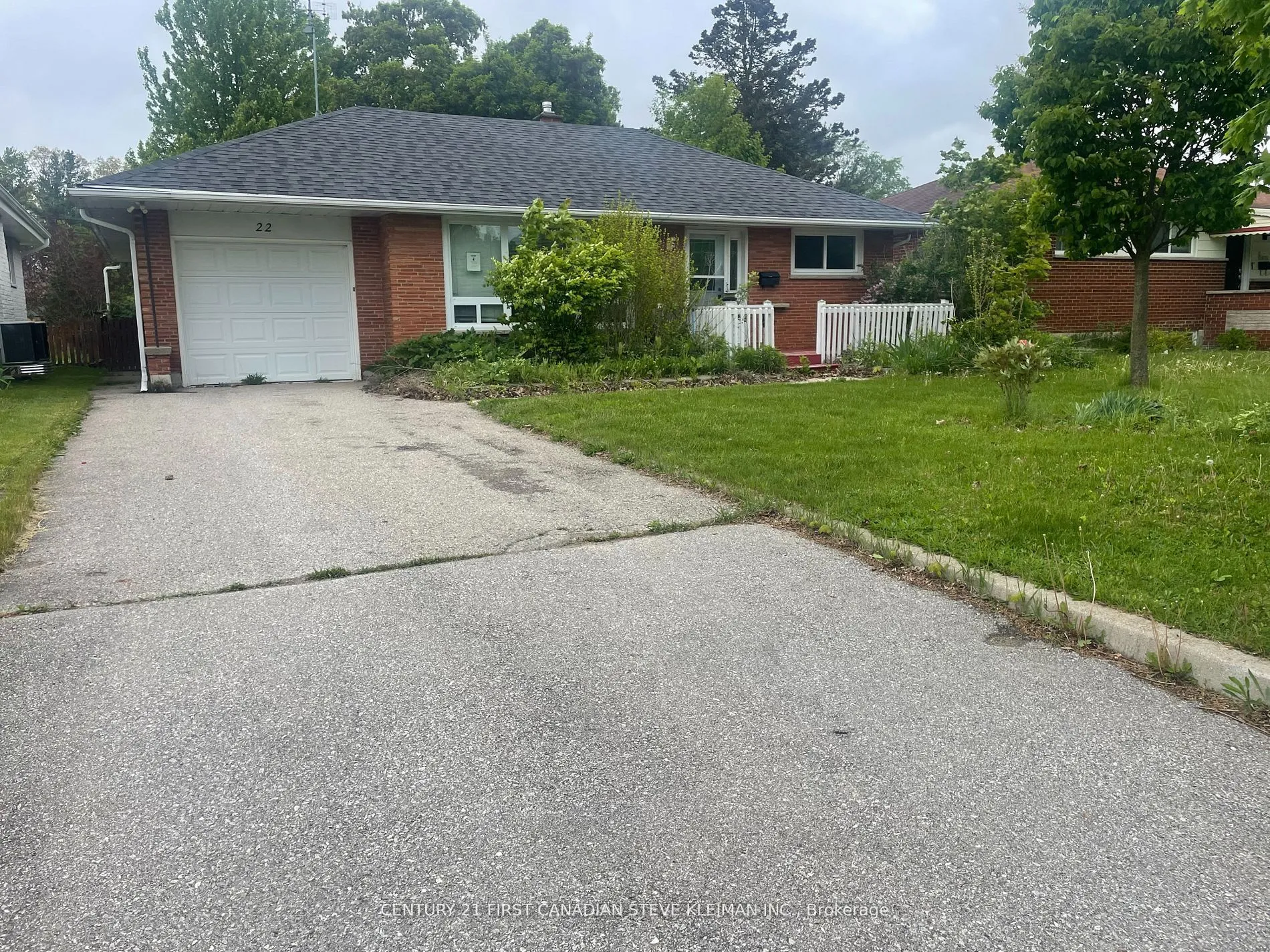 22 Queenston Crescent, ON N5W 1N6