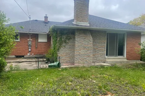 22 Queenston Crescent, ON N5W 1N6
