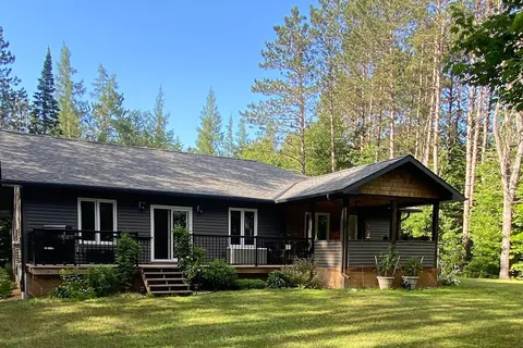2241 Lone Pine Drive, ON P0B 1L0
