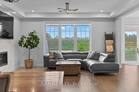 126 Unity Place, ON K2S 2Y8