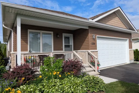 230 Wood Avenue, ON K7A 5G9