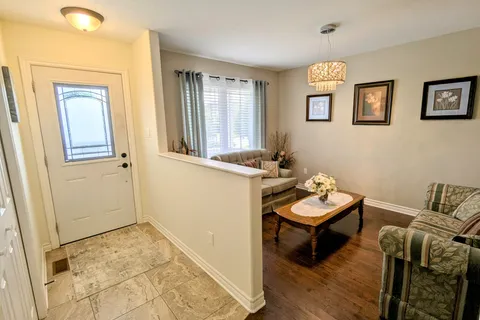 230 Wood Avenue, ON K7A 5G9