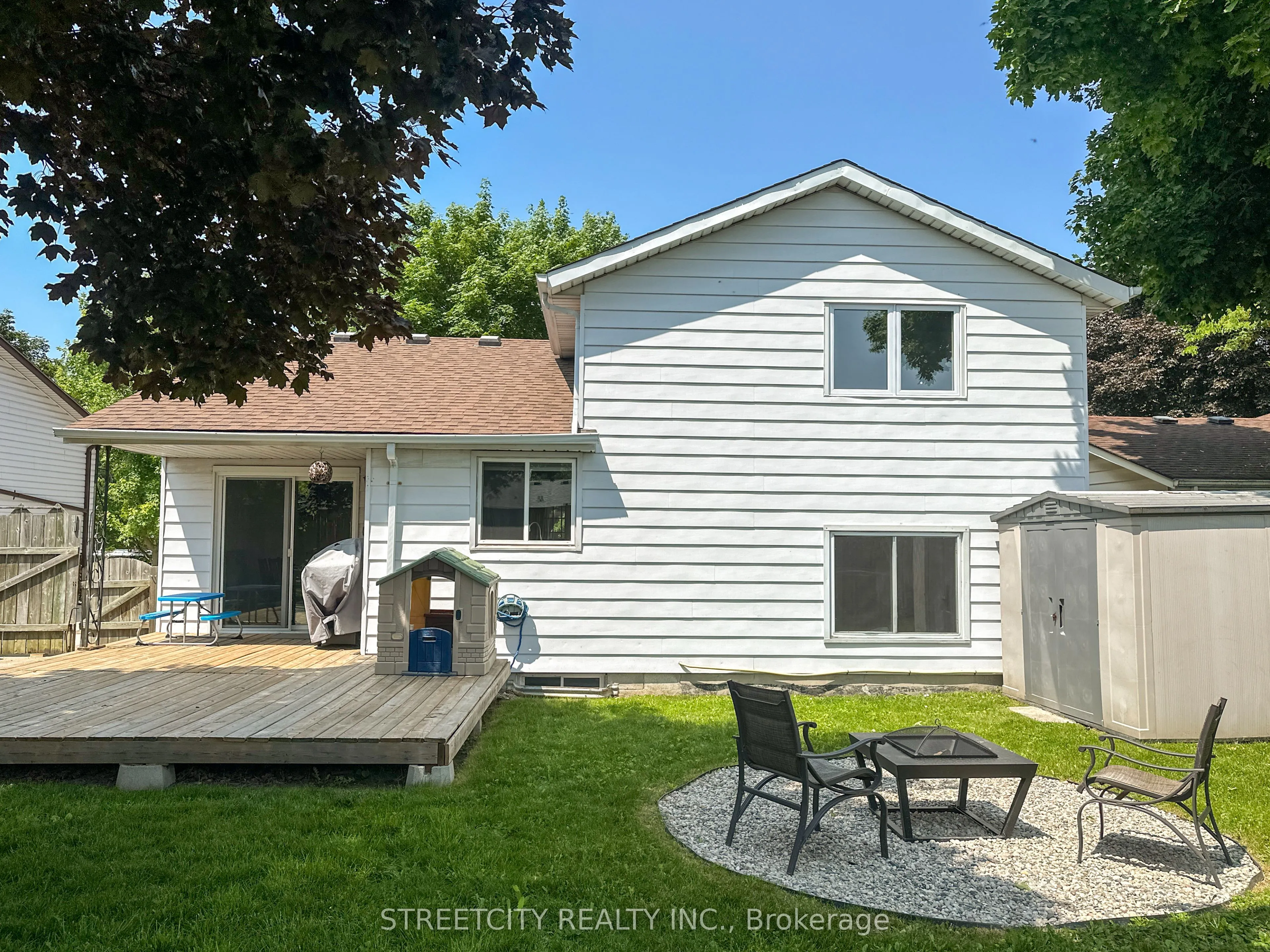 341 Bradford Drive, ON N7S 5C7