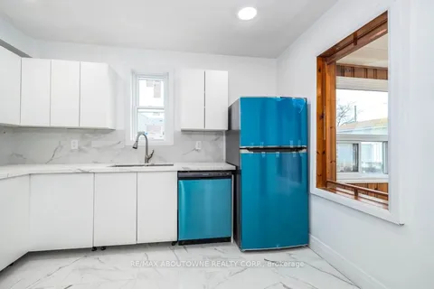 126 HARMONY Avenue, ON L8H 4Y3