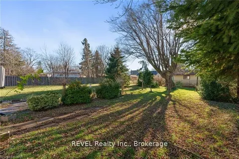 188 Niagara Falls Road, ON L2V 1H8