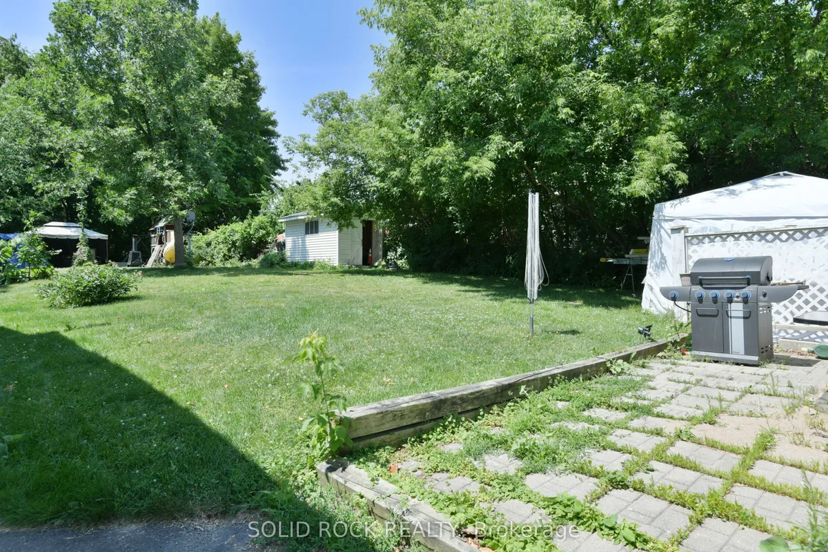 54 William Street, ON K7S 1J9