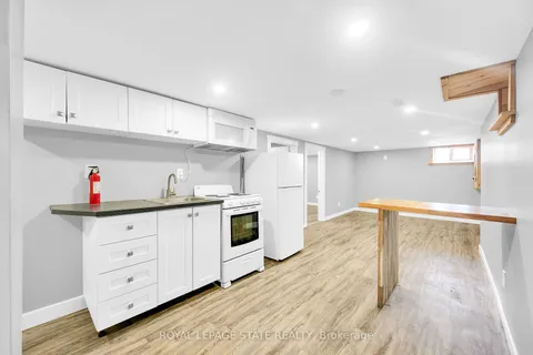 129 Dundurn Street, ON L8R 3E7