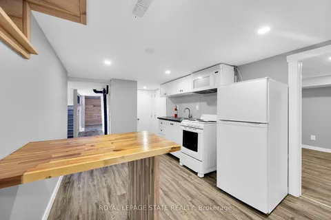 129 Dundurn Street, ON L8R 3E7