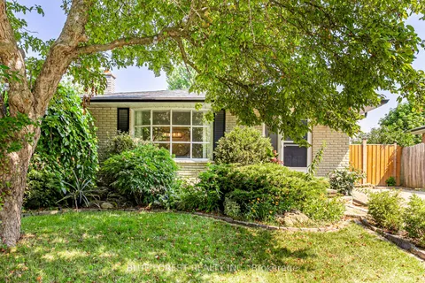2 Surrey Crescent, ON N6E 1T6