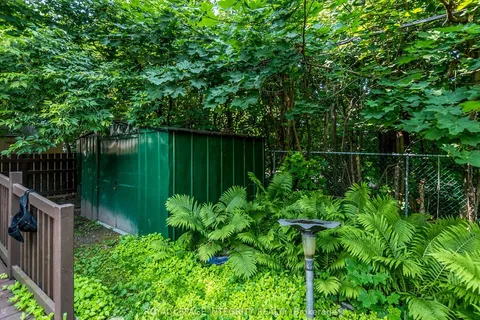904 Kirkwood Avenue, ON K1Z 5Y4