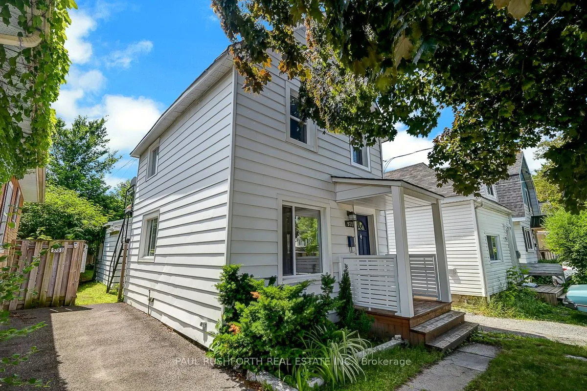 978 Admiral Avenue, ON K1Z 6L9