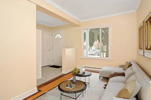 978 Admiral Avenue, ON K1Z 6L9
