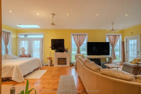 1093 SUNSET Drive, ON L2A 5M4