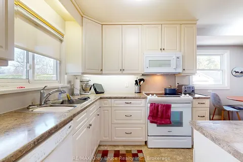 455 7th Avenue, ON N4K 2X2