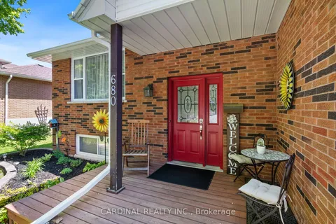 680 Jeffrey Crescent, ON K9A 4V6