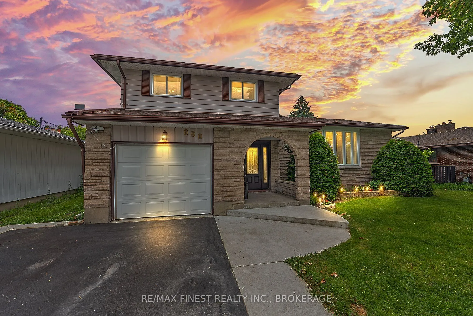 690 Harrow Place, ON K7M 5L9