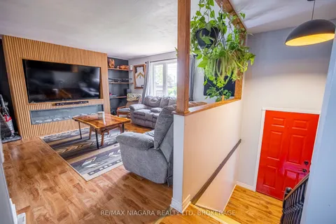 16 HARRIET Street, ON L3B 2H5
