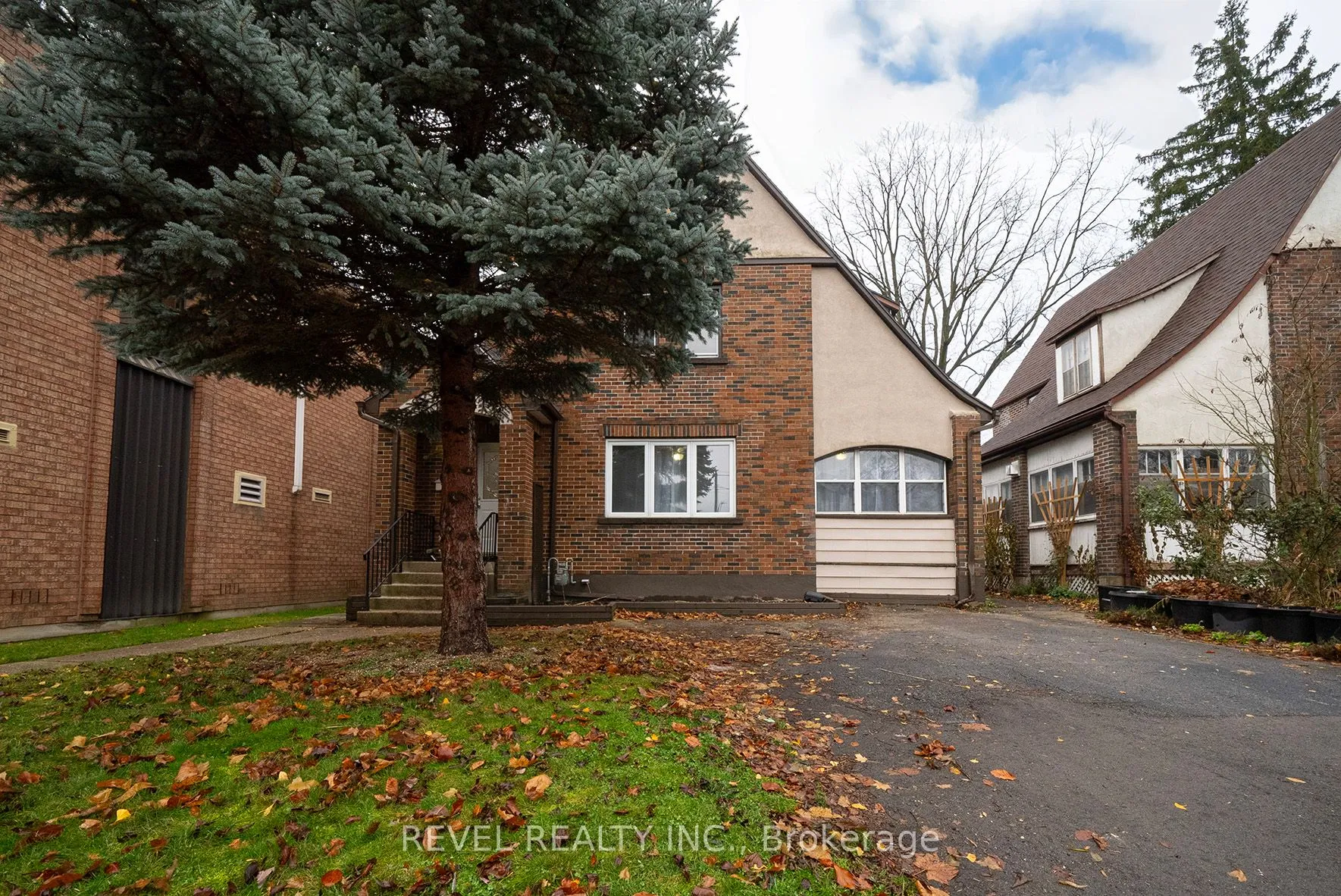 108 Colborne Street, ON N3Y 3V1
