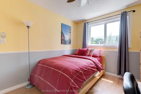 23 Niagara Street, ON L3M 5J4