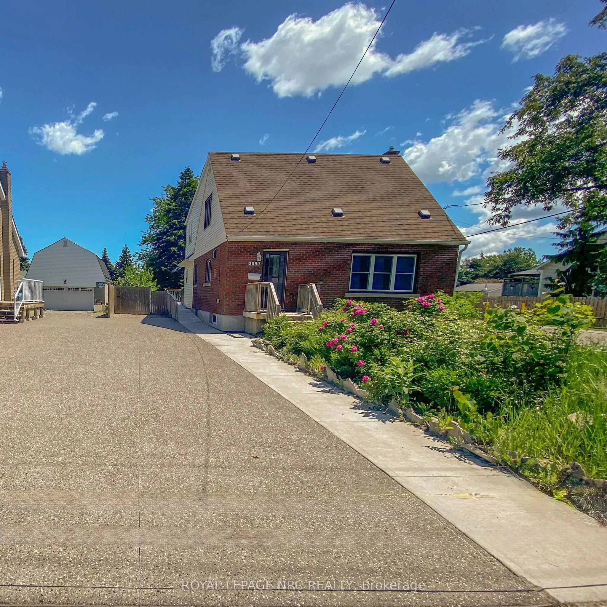 3090 Dorchester Road, ON L2J 2Z7