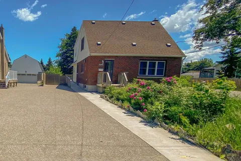 3090 Dorchester Road, ON L2J 2Z7
