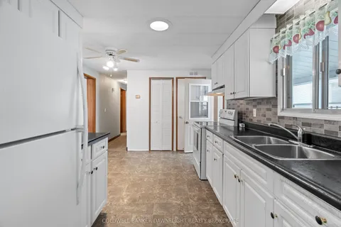 12 Redford Drive, ON N0M 1S3
