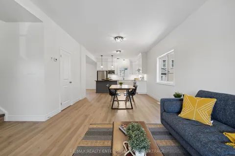 40 McMaster Avenue, ON L3B 3S8