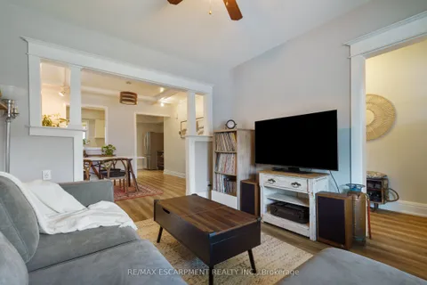 74 Rosemont Avenue, ON L8L 2M5