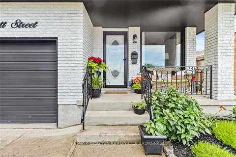 474 Scott Street, ON L2M 3X2