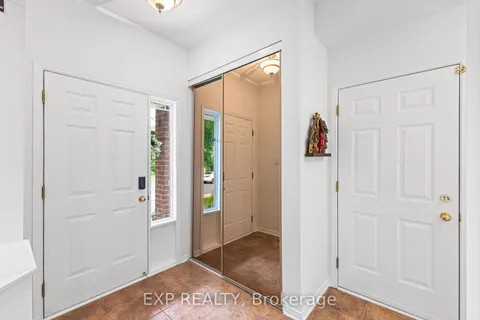 54 Huntcliff Place, ON K2G 6Z9