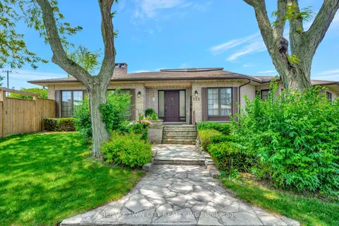 132 Oak Street, ON N3Y 4S3