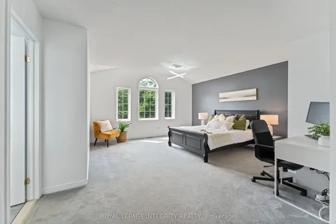 180 Deerfox Drive, ON K2J 4W8
