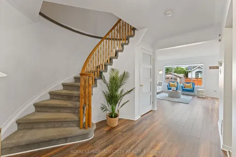 180 Deerfox Drive, ON K2J 4W8