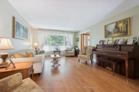 45 Applewood Crescent, ON N1S 4K1