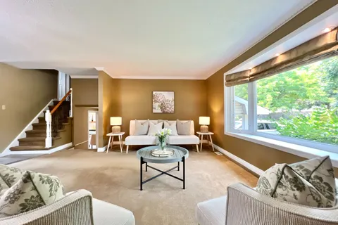 21 Dunnett Boulevard, ON K8P 4M7