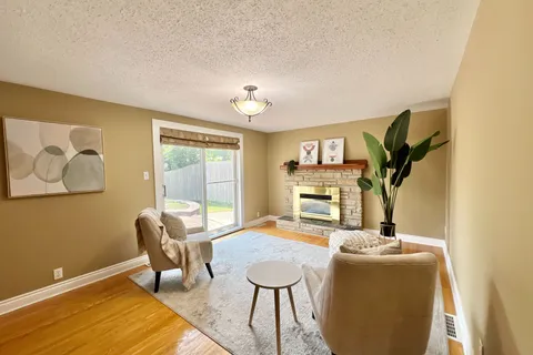 21 Dunnett Boulevard, ON K8P 4M7