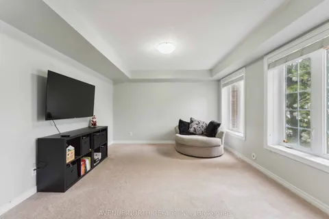 112 Huntmar Drive, ON K2S 0E3