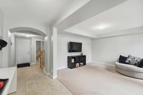 112 Huntmar Drive, ON K2S 0E3