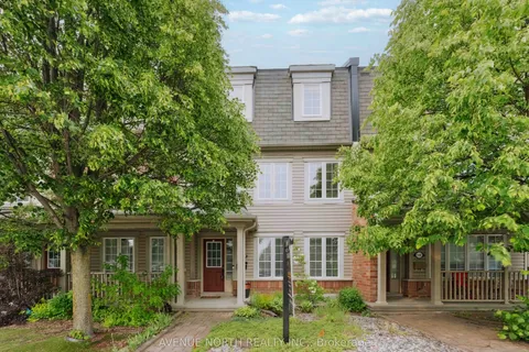 112 Huntmar Drive, ON K2S 0E3