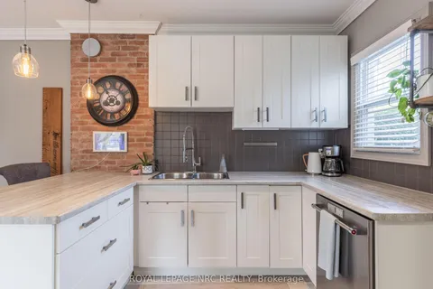 48 Hodgkins Avenue, ON L2V 1M1