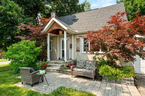 421 Greenwood Avenue, ON K2A 0X5