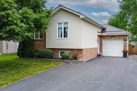 8 Trailway Lane, ON K9V 6L3