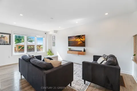 67 Sherway Street, ON L8J 0J3