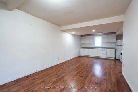 154-156 Freelton Road, ON L8B 0Z5