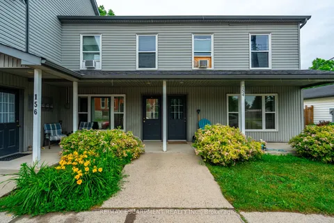 154-156 Freelton Road, ON L8B 0Z5