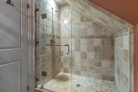 957 Beach Boulevard, ON L8H 6Z7