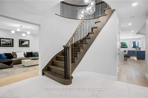 239 Corrie Crescent, ON N2L 5W3