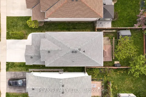 34 Reistview Street, ON N2E 4H3